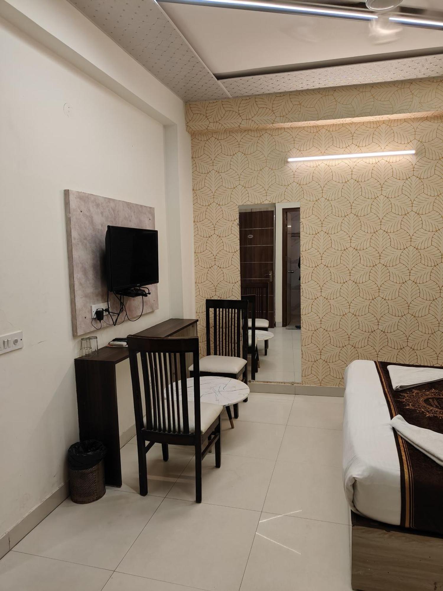 ניו דלהי Hotel Smart Plaza מראה חיצוני תמונה