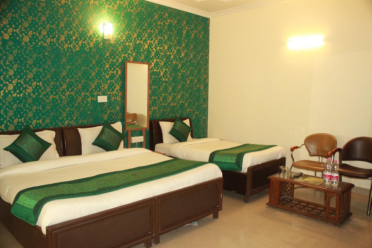 ניו דלהי Hotel Smart Plaza מראה חיצוני תמונה