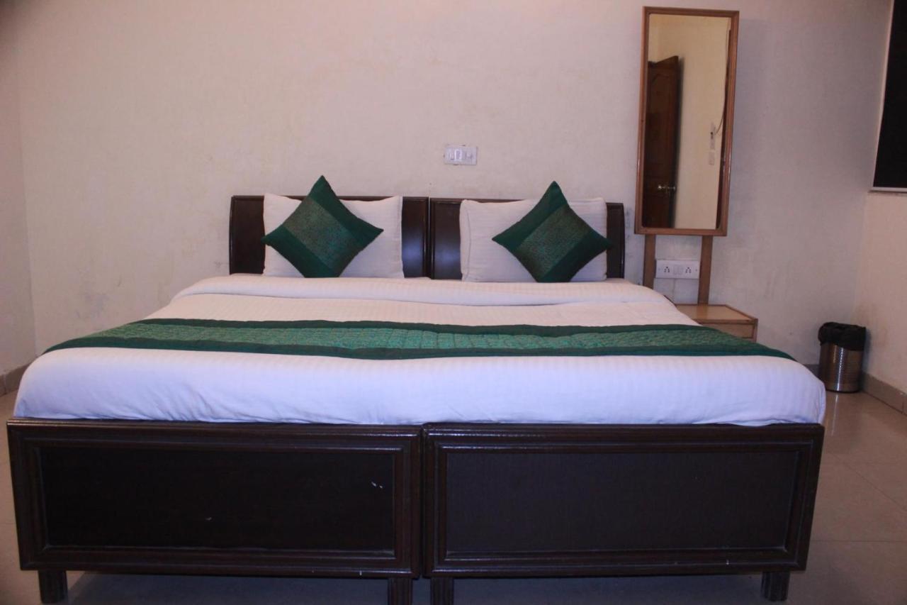 ניו דלהי Hotel Smart Plaza מראה חיצוני תמונה